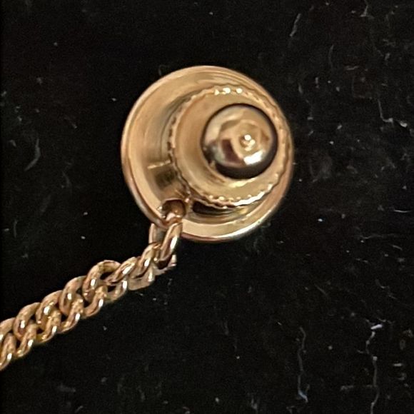 Vintage MCM Art Deco turquoise tone filled tie tack w/gold tone airplane & chain - Picture 4 of 7